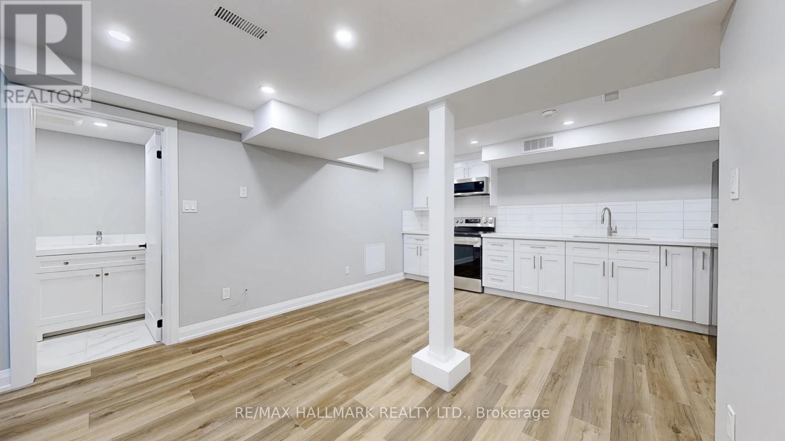 Bsmt - 6384 Plowmans Heath, Mississauga, Ontario  L5N 3W1 - Photo 3 - W12946568