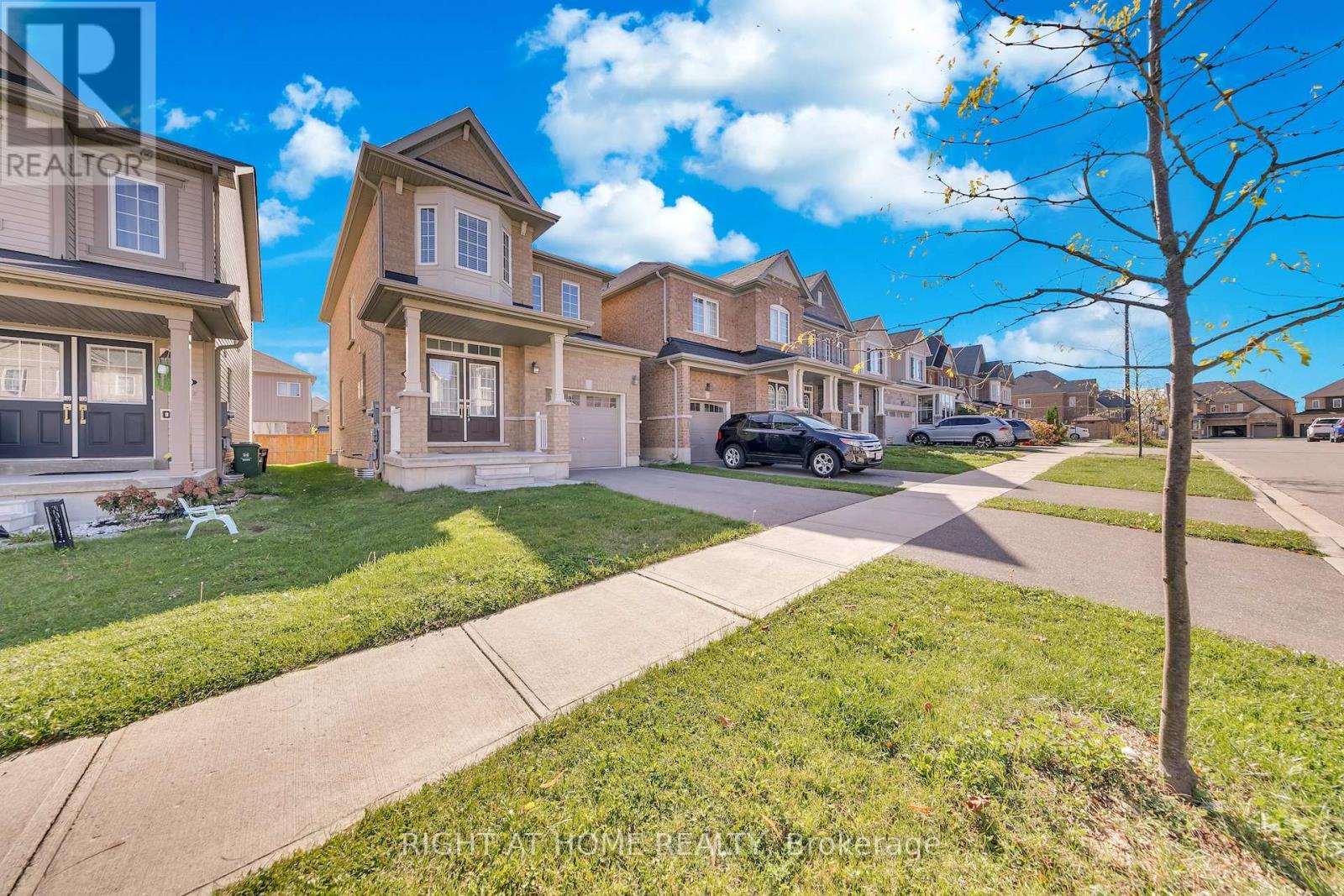 32 Mccargow Drive, Haldimand, Ontario  N3W 0C3 - Photo 2 - X12946436