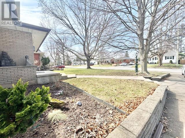 6902 Dell Avenue, Niagara Falls, Ontario  L2G 4V8 - Photo 5 - X12946440
