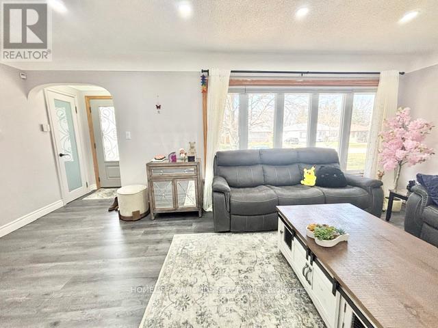 6902 Dell Avenue, Niagara Falls, Ontario  L2G 4V8 - Photo 6 - X12946440