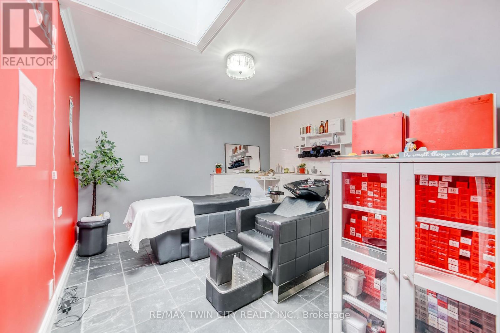 938 King Street W, Kitchener, Ontario  N2G 1G4 - Photo 14 - X12946484