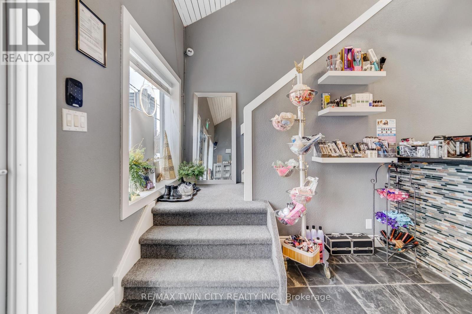 938 King Street W, Kitchener, Ontario  N2G 1G4 - Photo 17 - X12946484