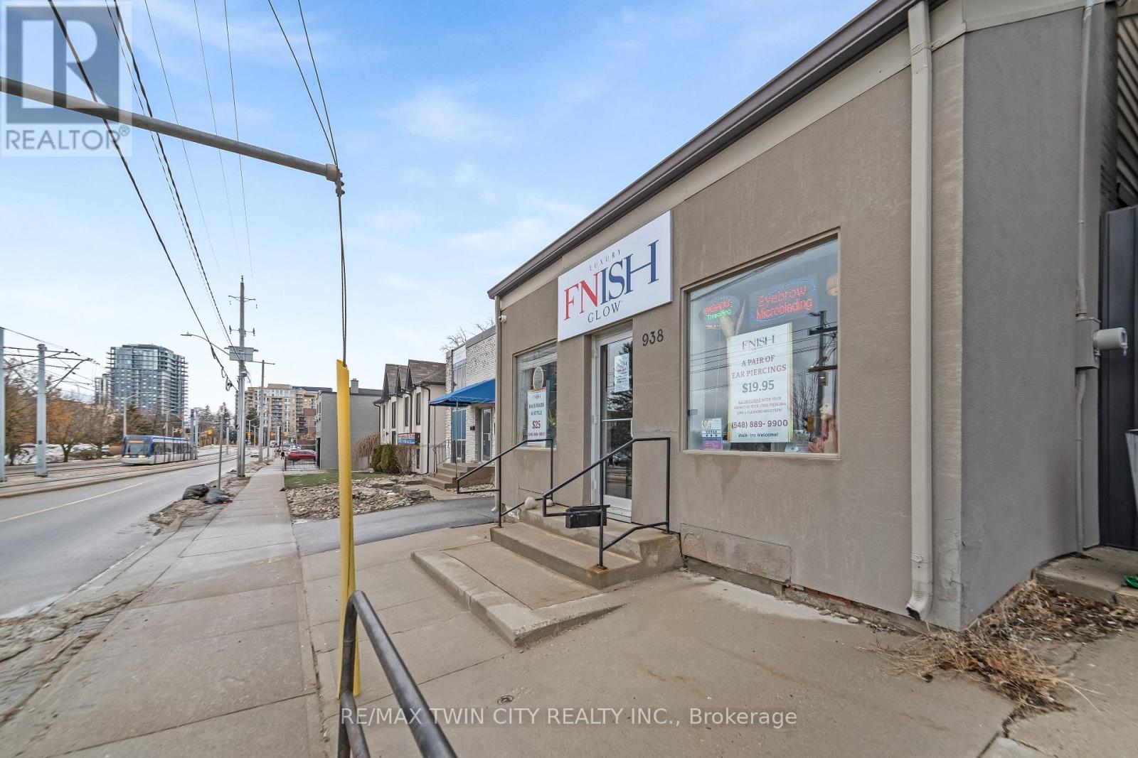 938 King Street W, Kitchener, Ontario  N2G 1G4 - Photo 2 - X12946484