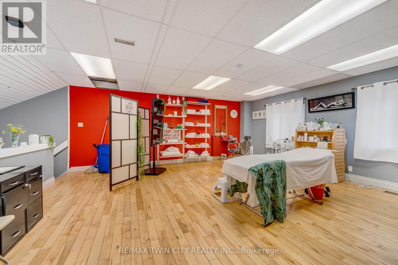 938 King Street W, Kitchener, Ontario  N2G 1G4 - Photo 20 - X12946484