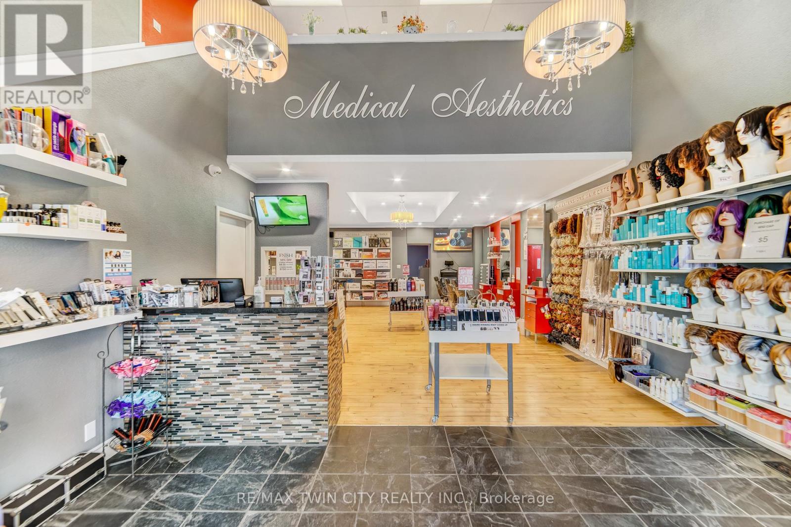 938 King Street W, Kitchener, Ontario  N2G 1G4 - Photo 6 - X12946484