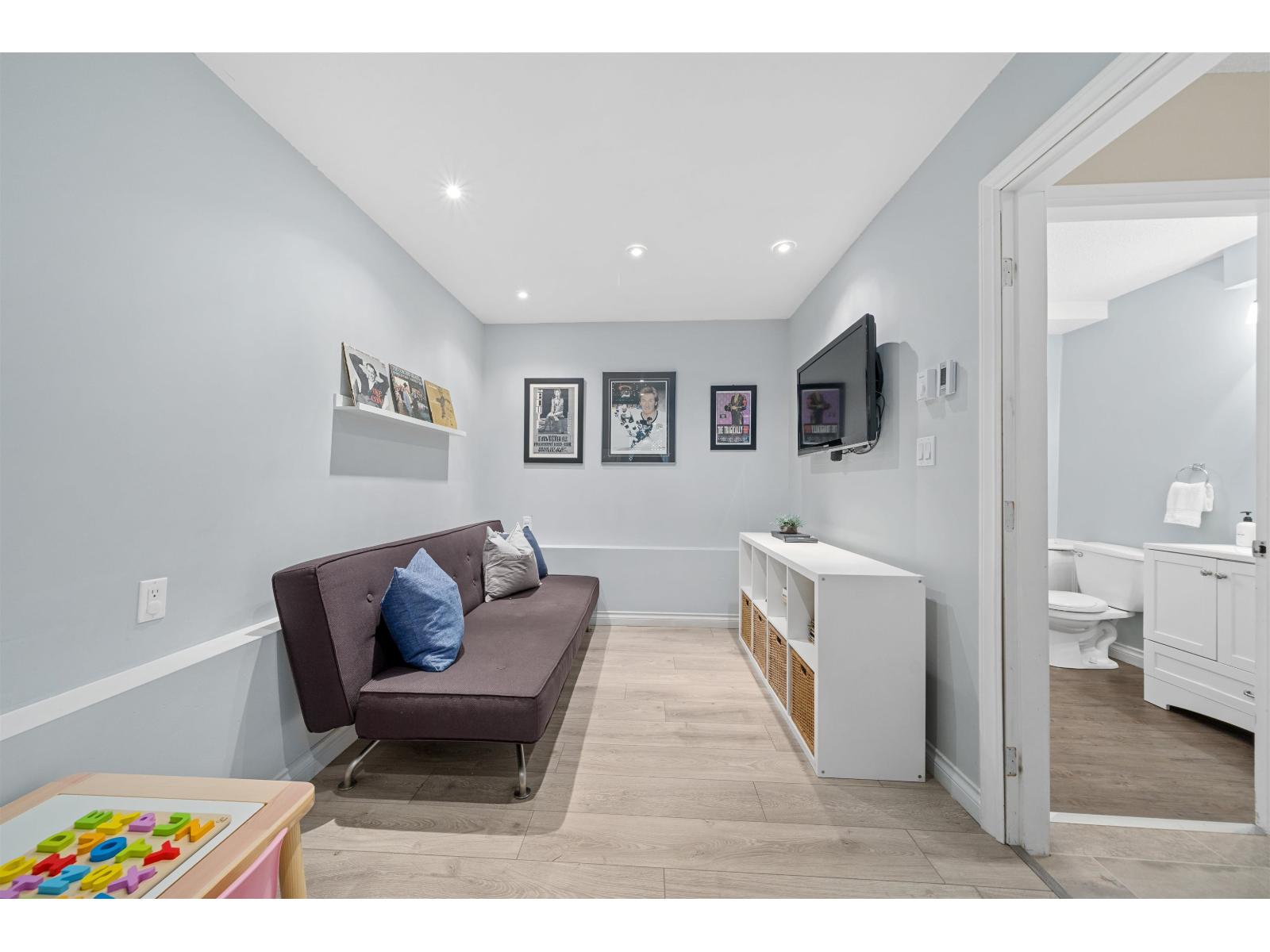 33139 Myrtle Avenue, Mission, British Columbia  V2V 4R6 - Photo 19 - R3094231