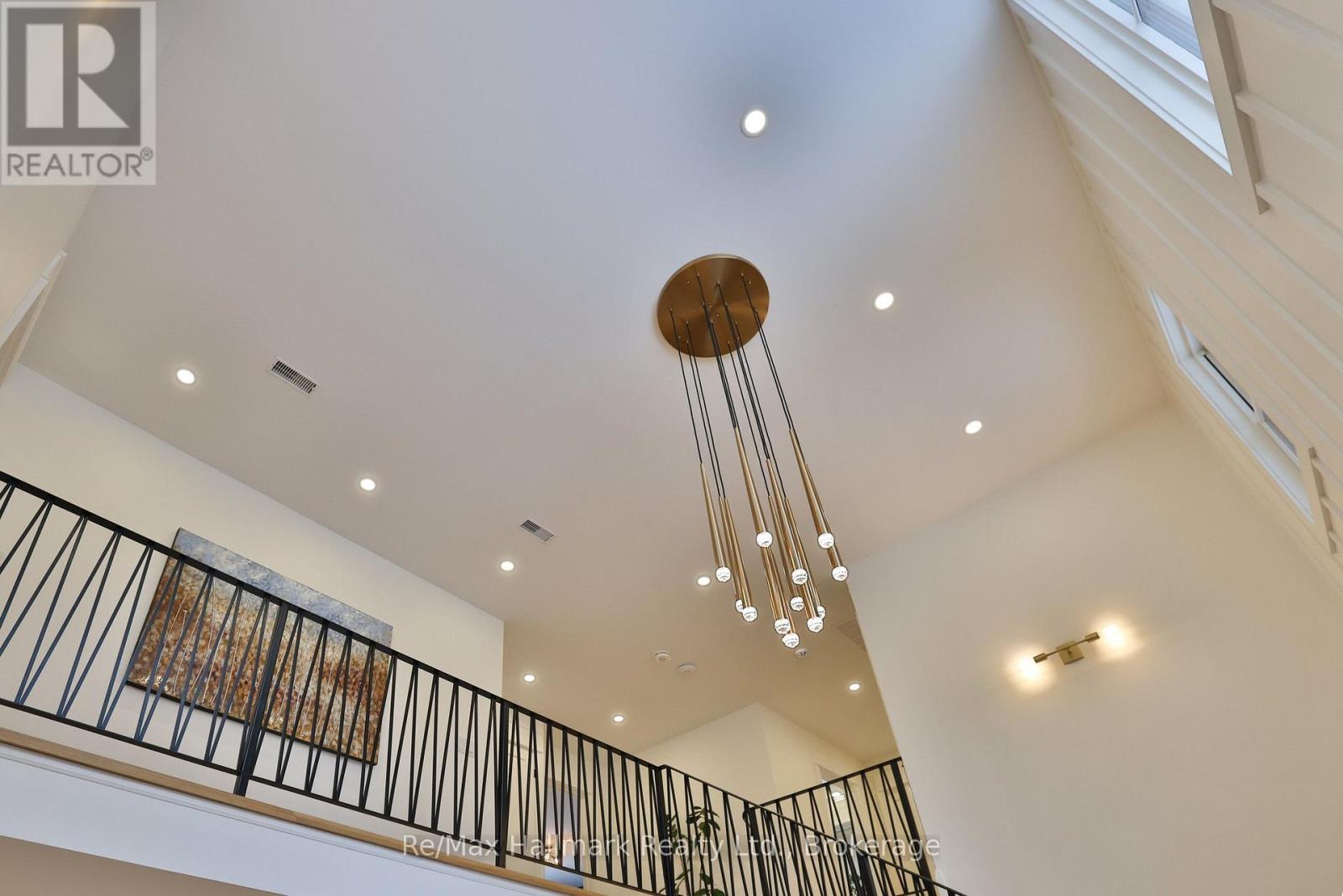 200 Chartwell Road, Oakville, Ontario  L6J 3Z8 - Photo 3 - W12783046