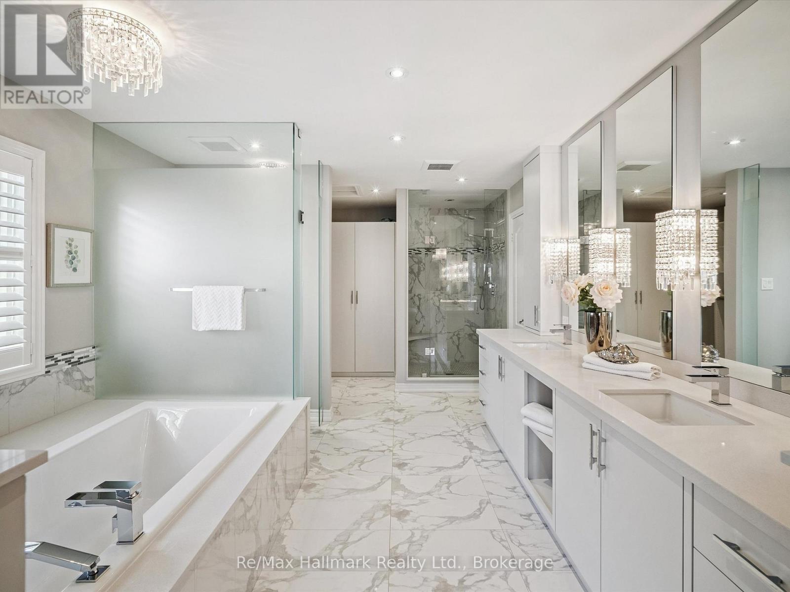 247 Beechtree Crescent, Oakville, Ontario  L6L 0A5 - Photo 28 - W12865022