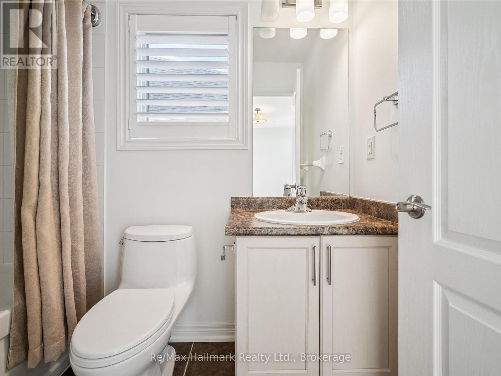 247 Beechtree Crescent, Oakville, Ontario  L6L 0A5 - Photo 37 - W12865022