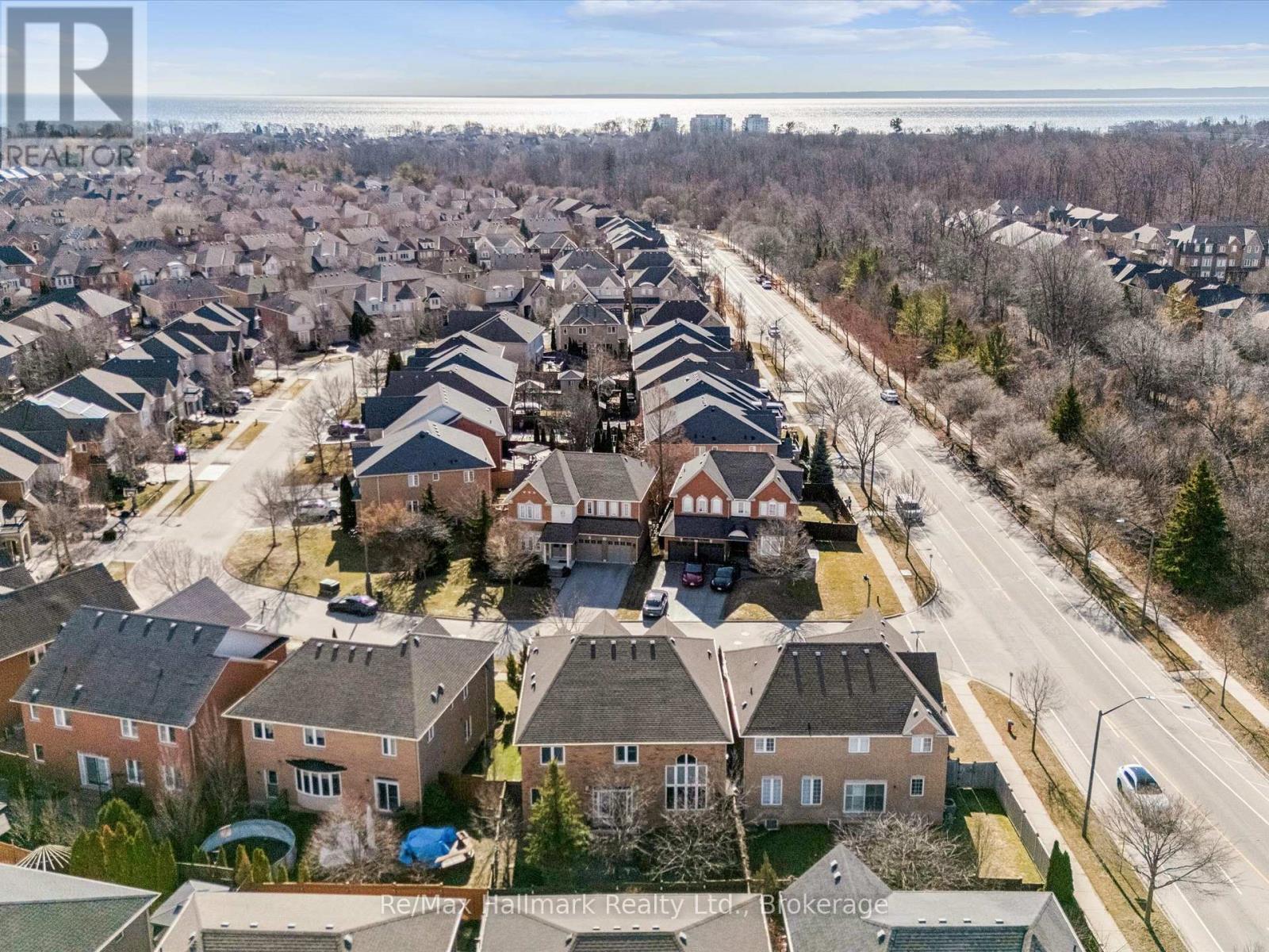 247 Beechtree Crescent, Oakville, Ontario  L6L 0A5 - Photo 45 - W12865022