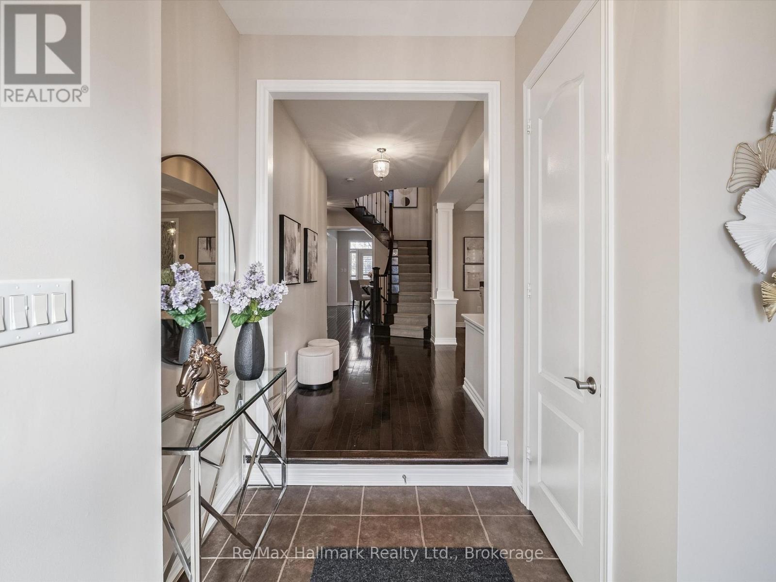 247 Beechtree Crescent, Oakville, Ontario  L6L 0A5 - Photo 6 - W12865022