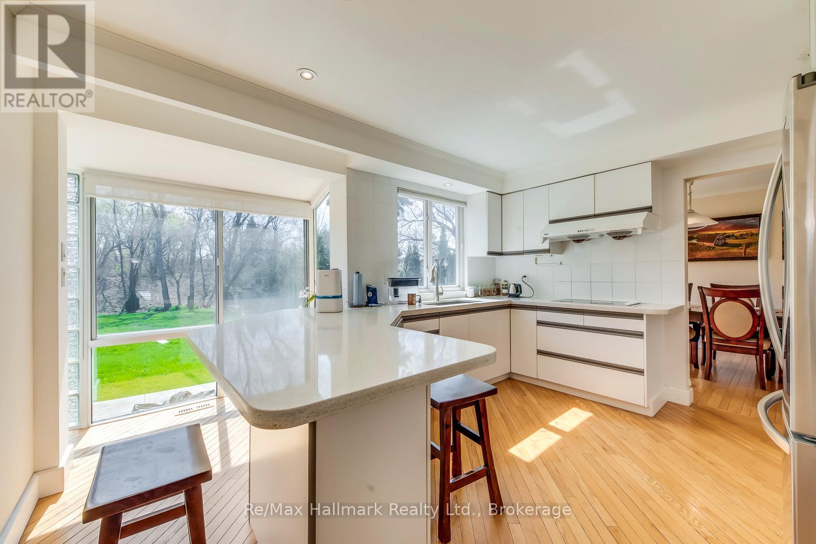 494 Chartwell Road, Oakville, Ontario  L6J 4A5 - Photo 13 - W12894154