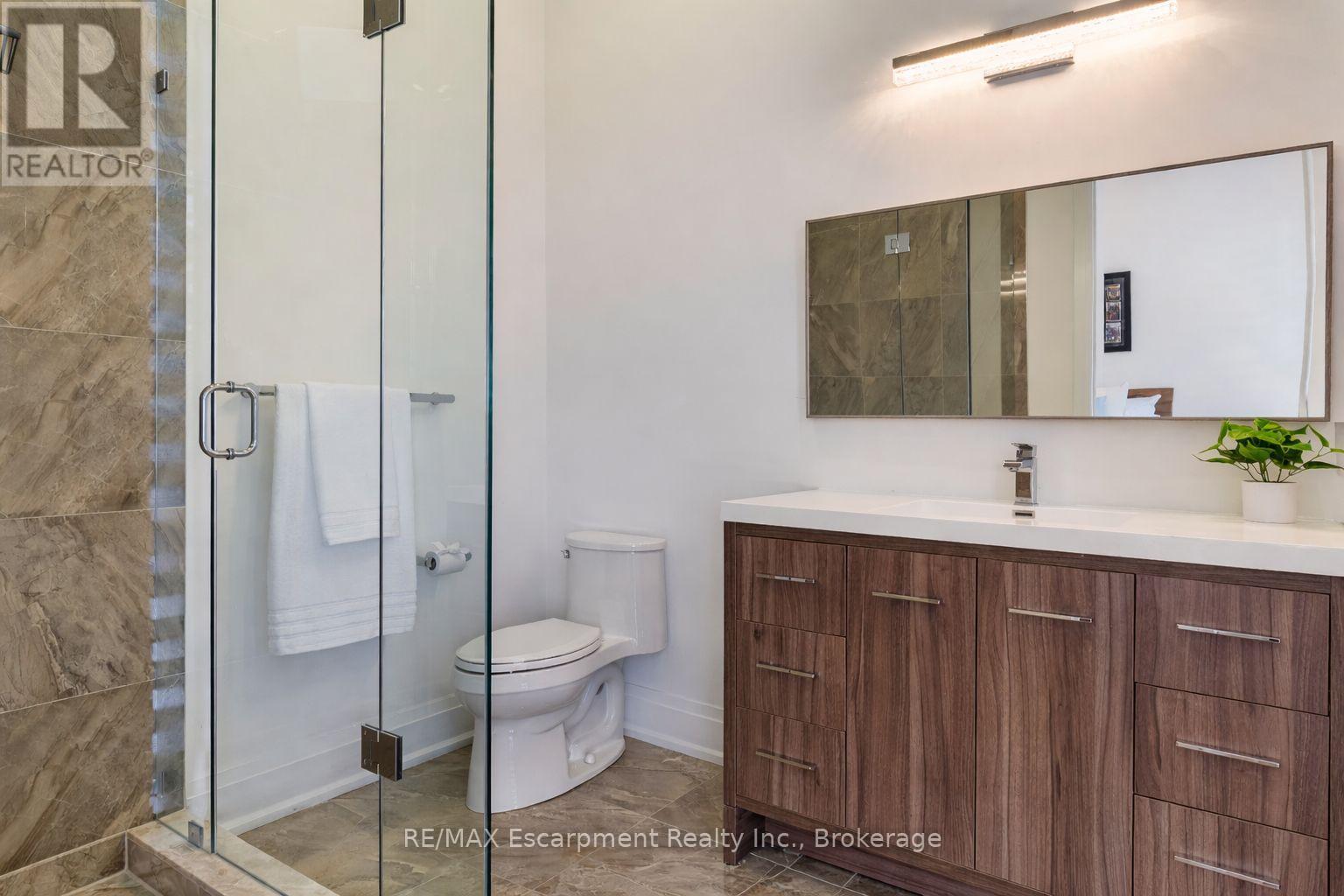 1526 Bridge Road, Oakville, Ontario  L6L 2E3 - Photo 25 - W12936784