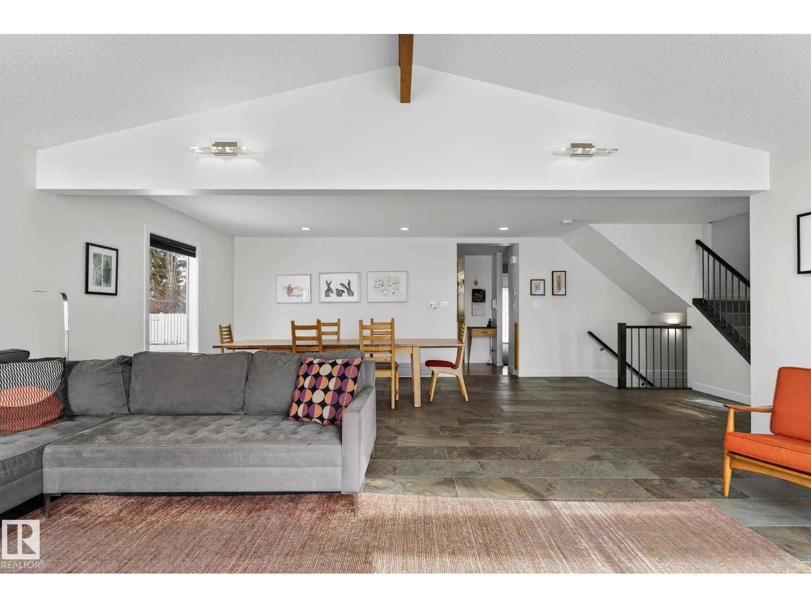 15404 Rio Terrace Dr Nw, Edmonton, Alberta  T5R 5M7 - Photo 9 - E4480090