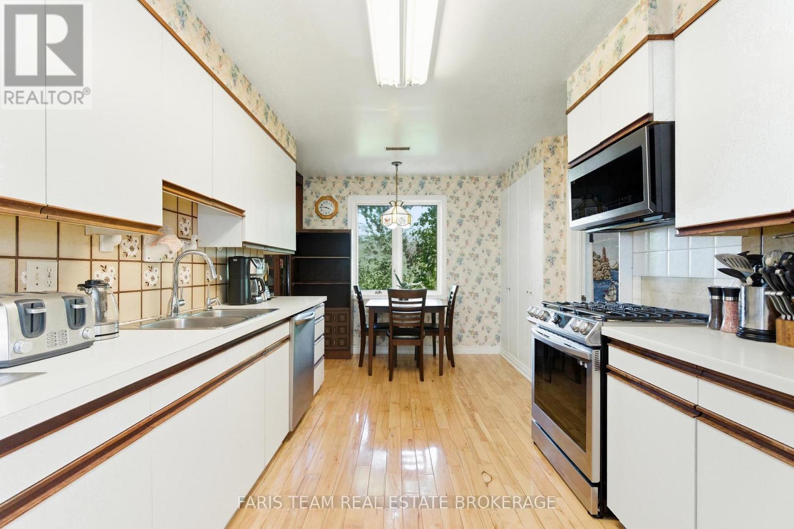 193 Gouett Street, Tay, Ontario  L0K 2C0 - Photo 4 - S12856334