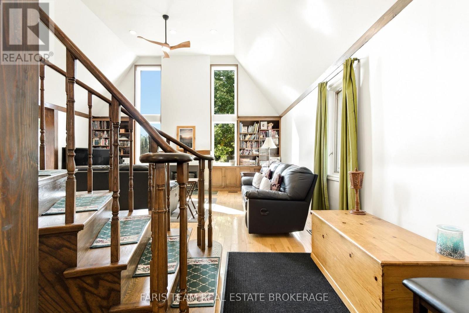 193 Gouett Street, Tay, Ontario  L0K 2C0 - Photo 9 - S12856334