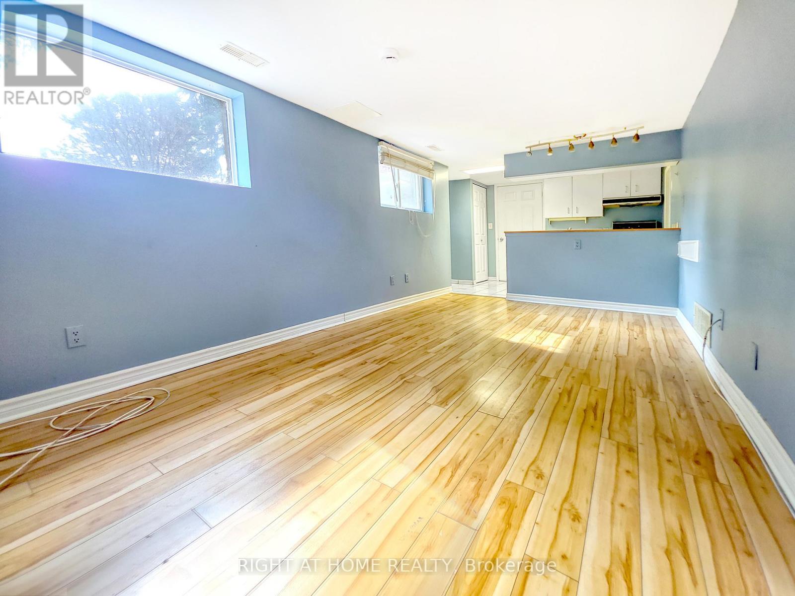 9 Rogers Road, Brampton, Ontario  L6X 1L7 - Photo 14 - W12836462