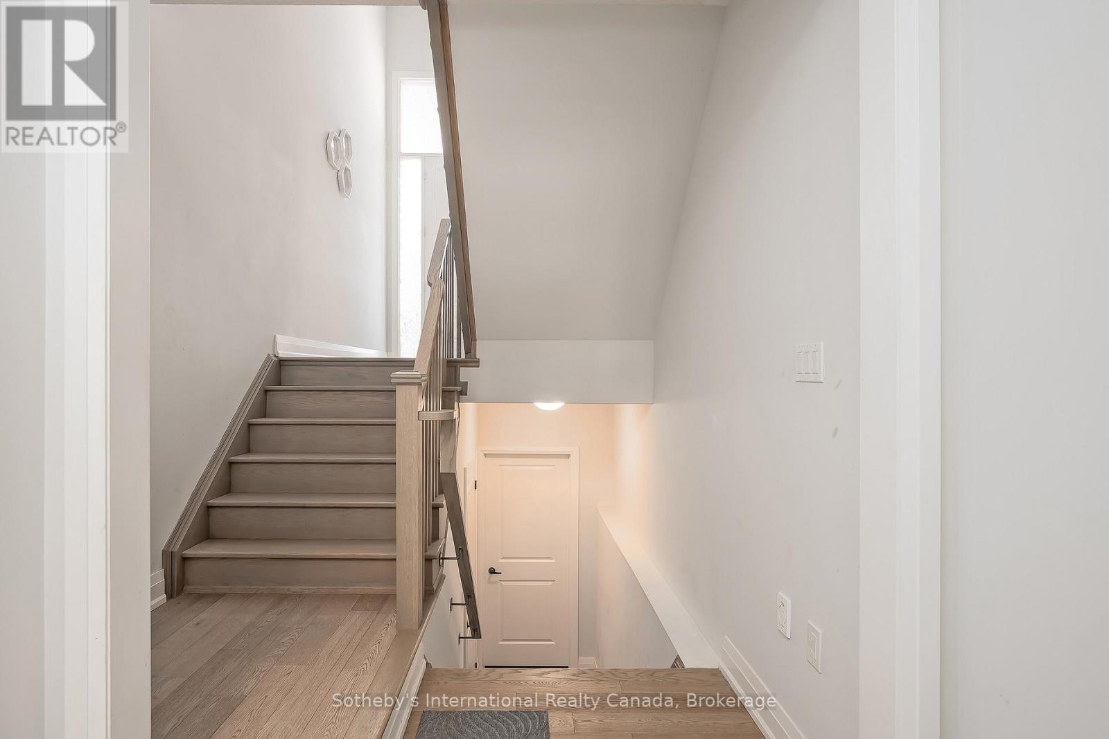 1492 Yellow Rose Circle, Oakville, Ontario  L6M 4G3 - Photo 15 - W12946828