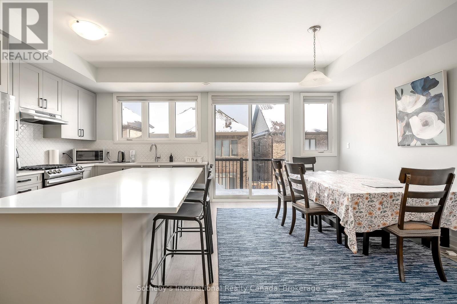 1492 Yellow Rose Circle, Oakville, Ontario  L6M 4G3 - Photo 6 - W12946828