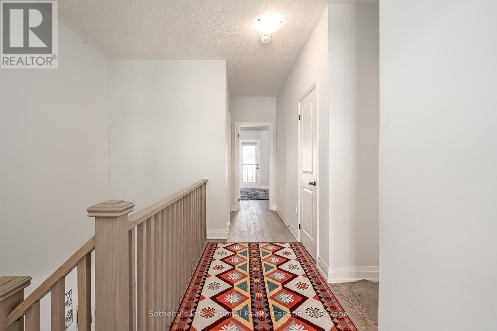 1492 Yellow Rose Circle, Oakville, Ontario  L6M 4G3 - Photo 8 - W12946828