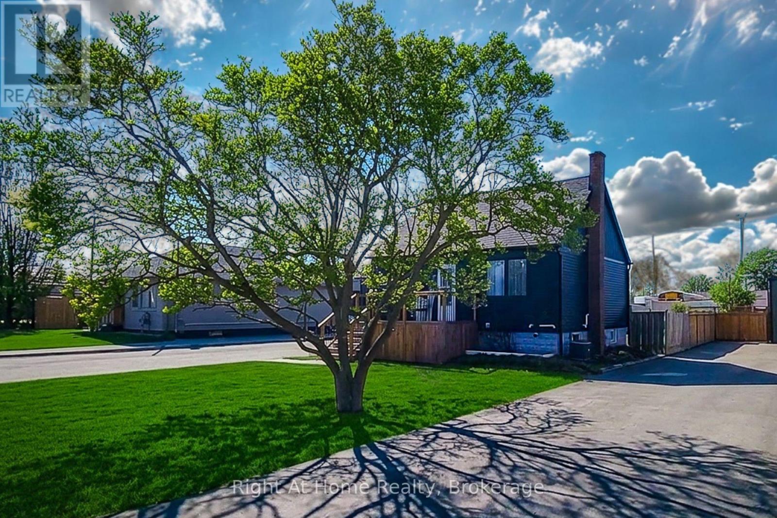 321 Dewitt Road N, Hamilton, Ontario  L8E 2T1 - Photo 3 - X12946710