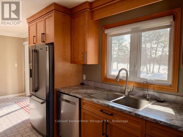 376 Sabourin Road, West Nipissing (Sturgeon Falls), Ontario  P2B 2P6 - Photo 3 - X12946818