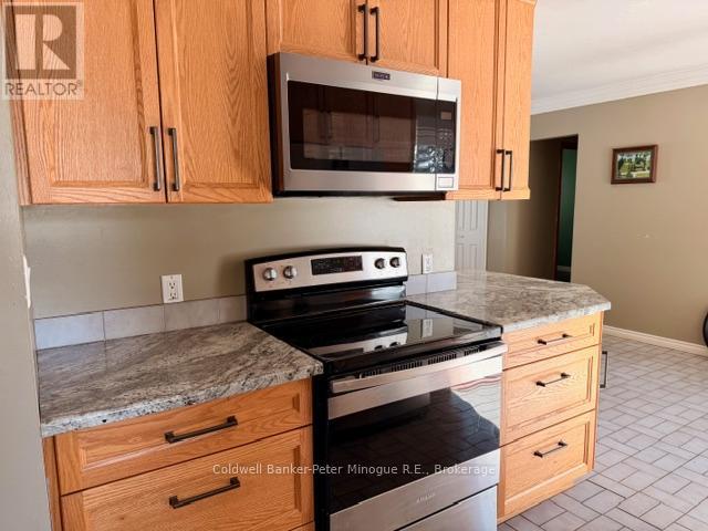 376 Sabourin Road, West Nipissing (Sturgeon Falls), Ontario  P2B 2P6 - Photo 4 - X12946818