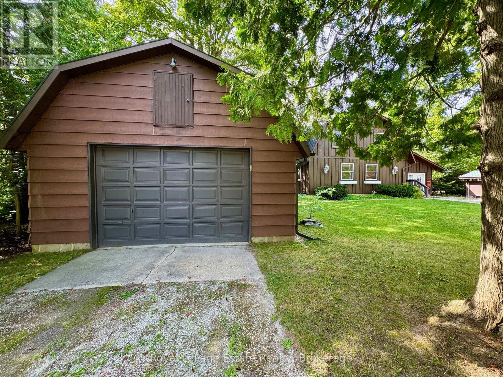 44 Whitefish Boulevard, South Bruce Peninsula, Ontario  N0H 2T0 - Photo 2 - X12946680