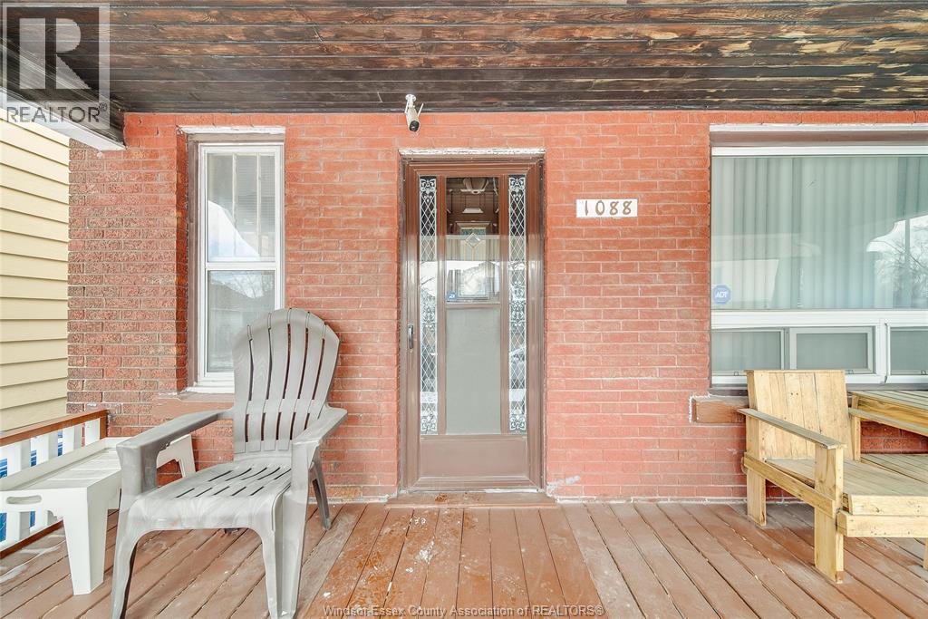 1088 Hickory, Windsor, Ontario  N8Y 3S1 - Photo 3 - 26006070