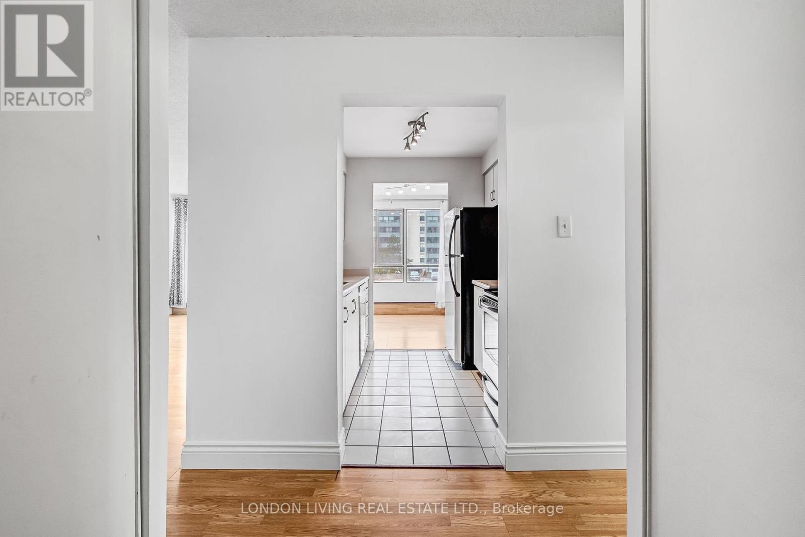 312 - 570 Proudfoot Lane, London North, Ontario  N6H 4Z1 - Photo 7 - X12946796