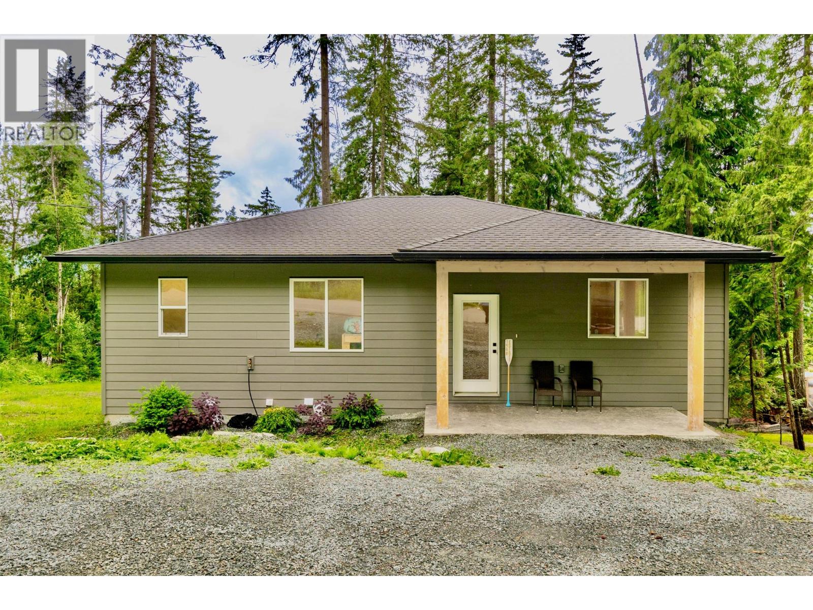 7468 Estate Drive, Anglemont, British Columbia  V0E 1M8 - Photo 37 - 10380084