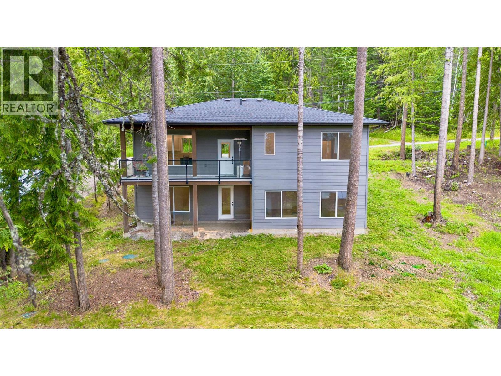 7468 Estate Drive, Anglemont, British Columbia  V0E 1M8 - Photo 35 - 10380084