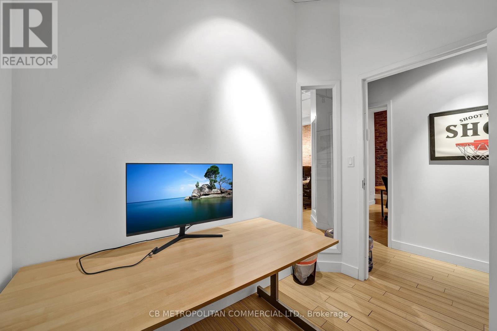 301 - 21 Camden Street, Toronto, Ontario  M5V 1V2 - Photo 11 - C12946602