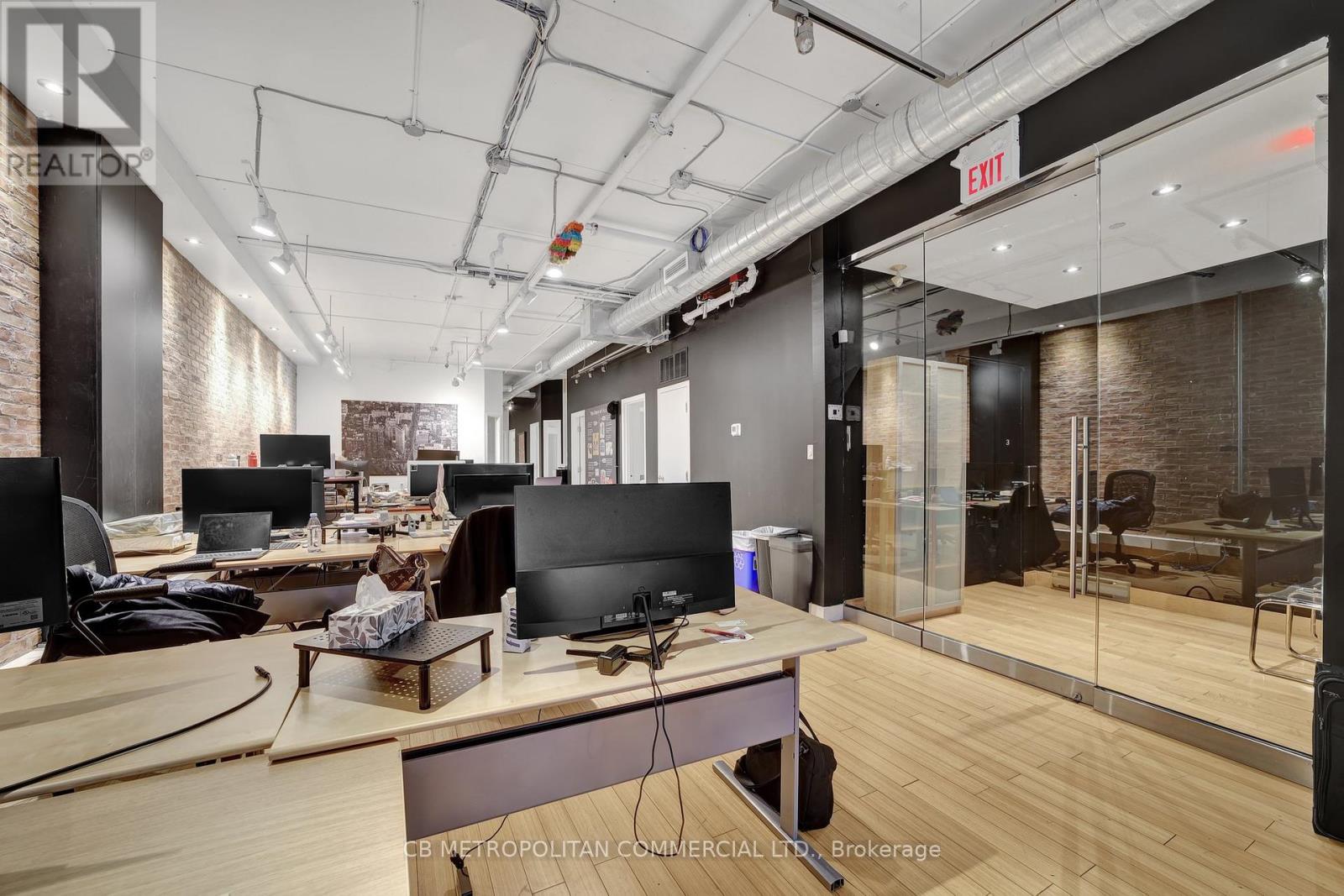 301 - 21 Camden Street, Toronto, Ontario  M5V 1V2 - Photo 4 - C12946602