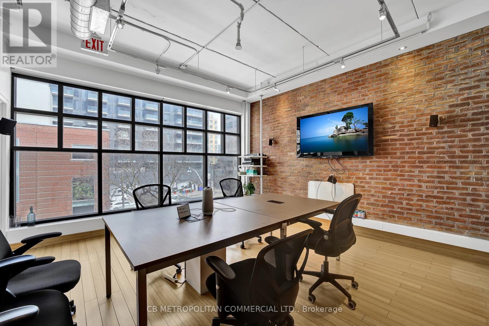 301 - 21 Camden Street, Toronto, Ontario  M5V 1V2 - Photo 5 - C12946602