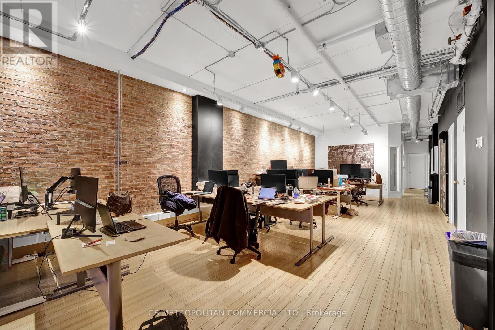 301 - 21 Camden Street, Toronto, Ontario  M5V 1V2 - Photo 7 - C12946602