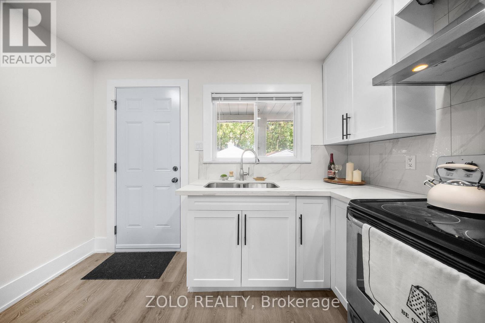 163 Cedric Avenue, Toronto, Ontario  M6C 3X7 - Photo 13 - C12946636