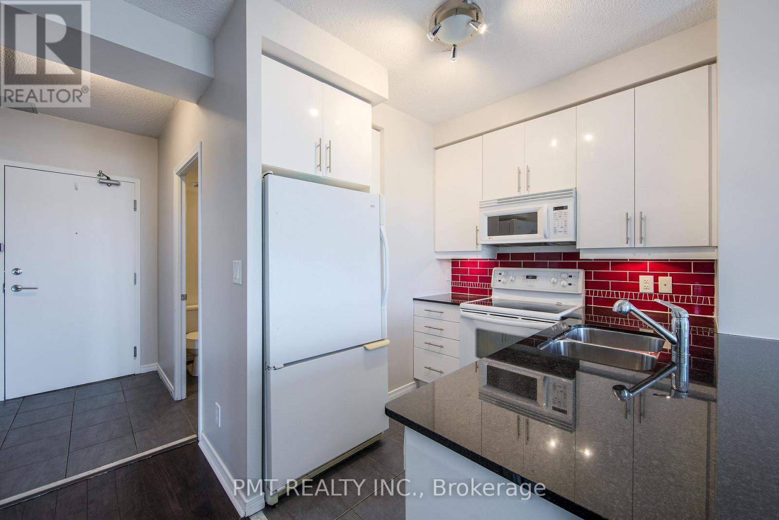 902 - 120 Dallimore Circle, Toronto, Ontario  M3C 4J1 - Photo 8 - C12946638