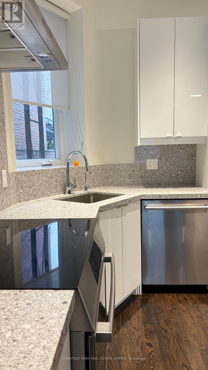 1 - 127 Hazelton Avenue, Toronto, Ontario  M5R 2E4 - Photo 7 - C12946694