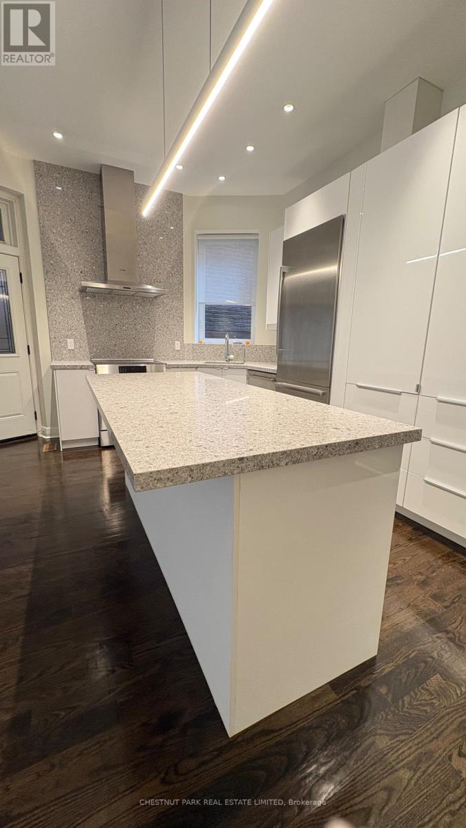 1 - 127 Hazelton Avenue, Toronto, Ontario  M5R 2E4 - Photo 8 - C12946694