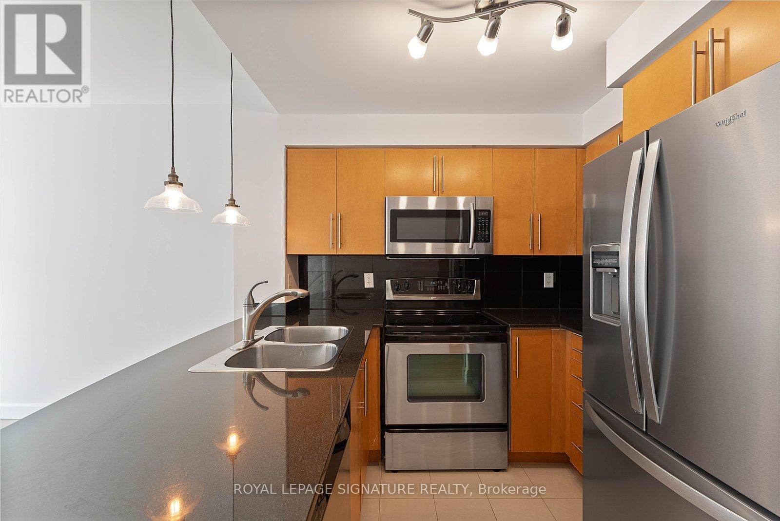 Ph11 - 18 Yonge Street, Toronto, Ontario  M5E 1R4 - Photo 5 - C12946750