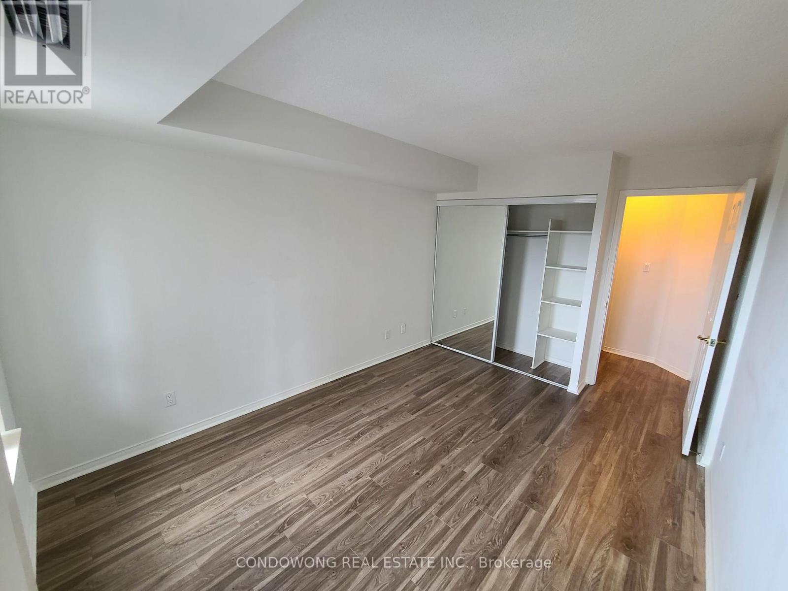 909 - 38 Avoca Avenue, Toronto, Ontario  M4T 2B9 - Photo 5 - C12946890