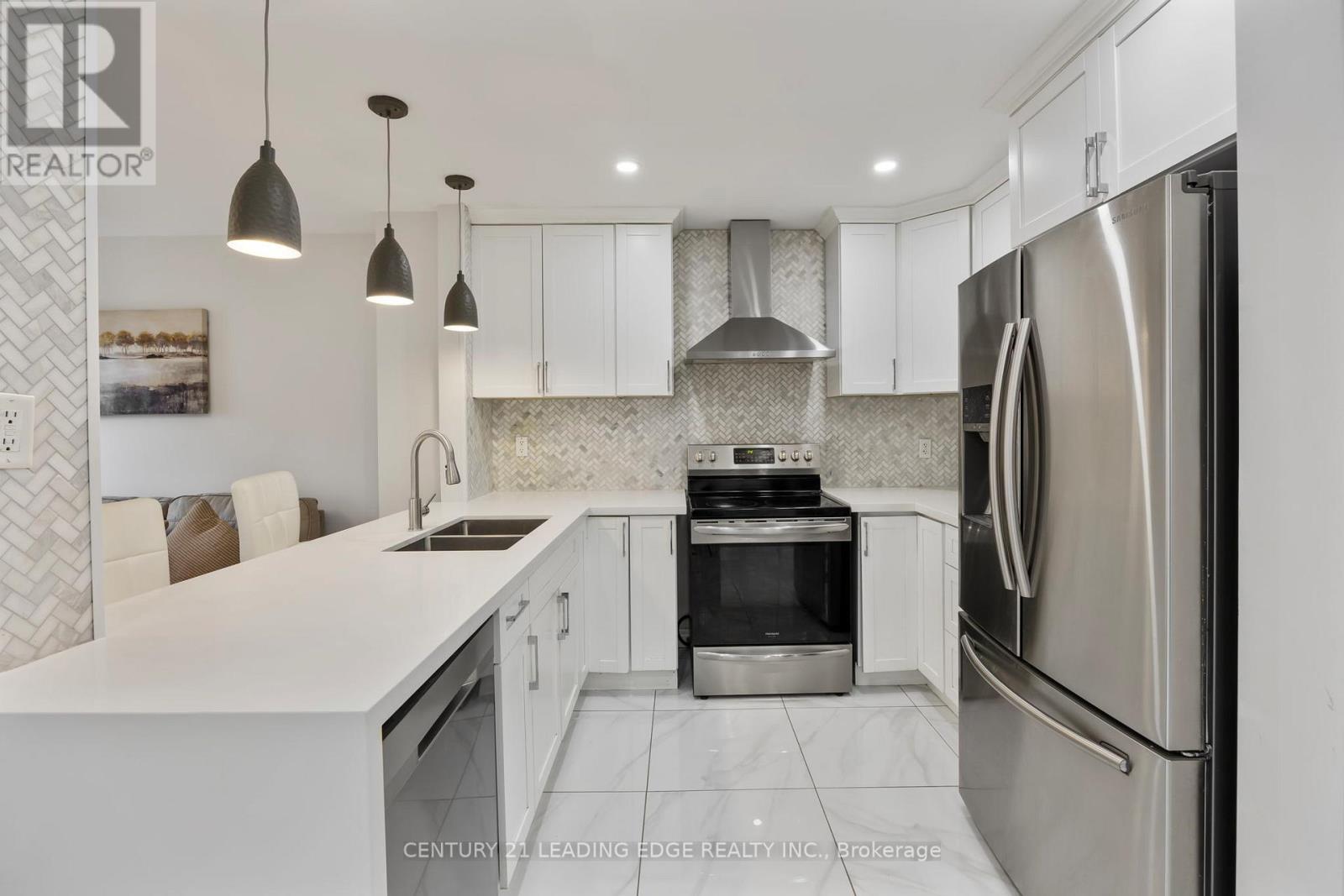 36 Rampart Crescent, Whitby, Ontario  L1P 1T6 - Photo 16 - E12946868