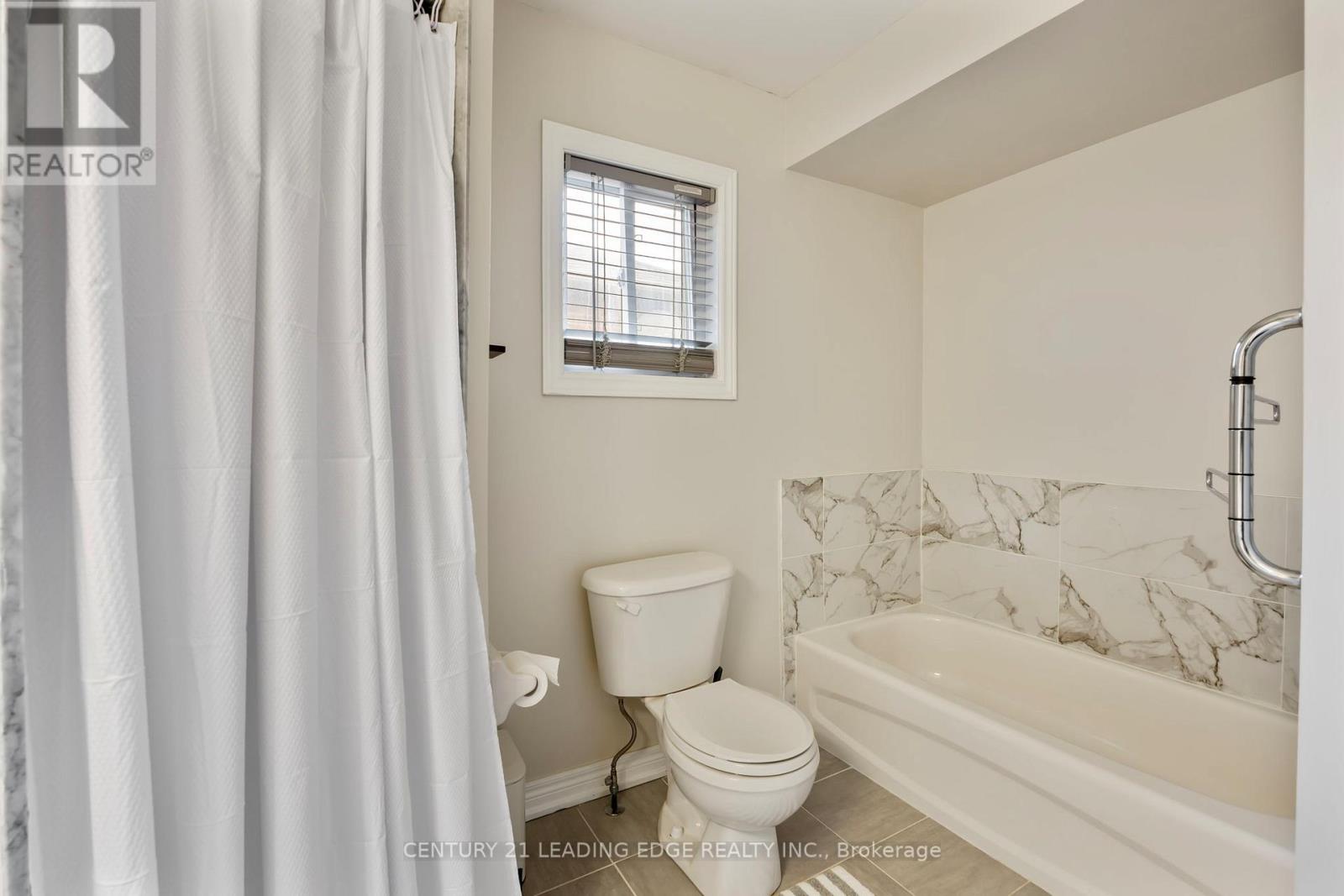 36 Rampart Crescent, Whitby, Ontario  L1P 1T6 - Photo 27 - E12946868