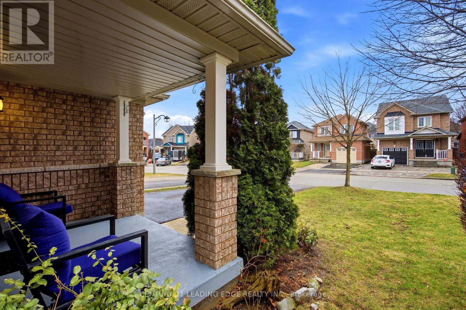 36 Rampart Crescent, Whitby, Ontario  L1P 1T6 - Photo 4 - E12946868