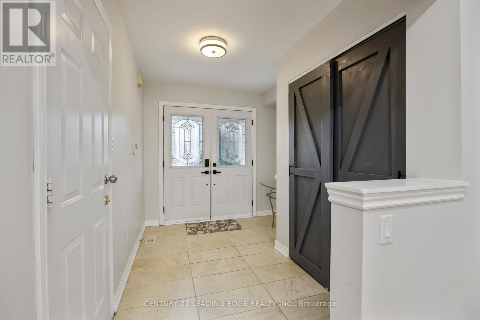 36 Rampart Crescent, Whitby, Ontario  L1P 1T6 - Photo 6 - E12946868