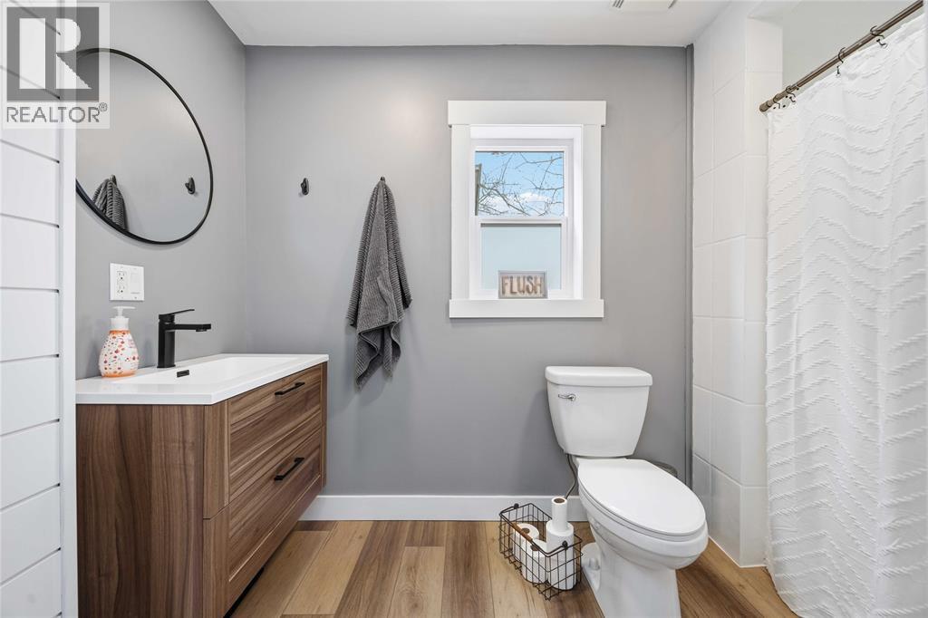 2565 Elizabeth Street, Oil Springs, Ontario  N0N 1P0 - Photo 10 - 26005736