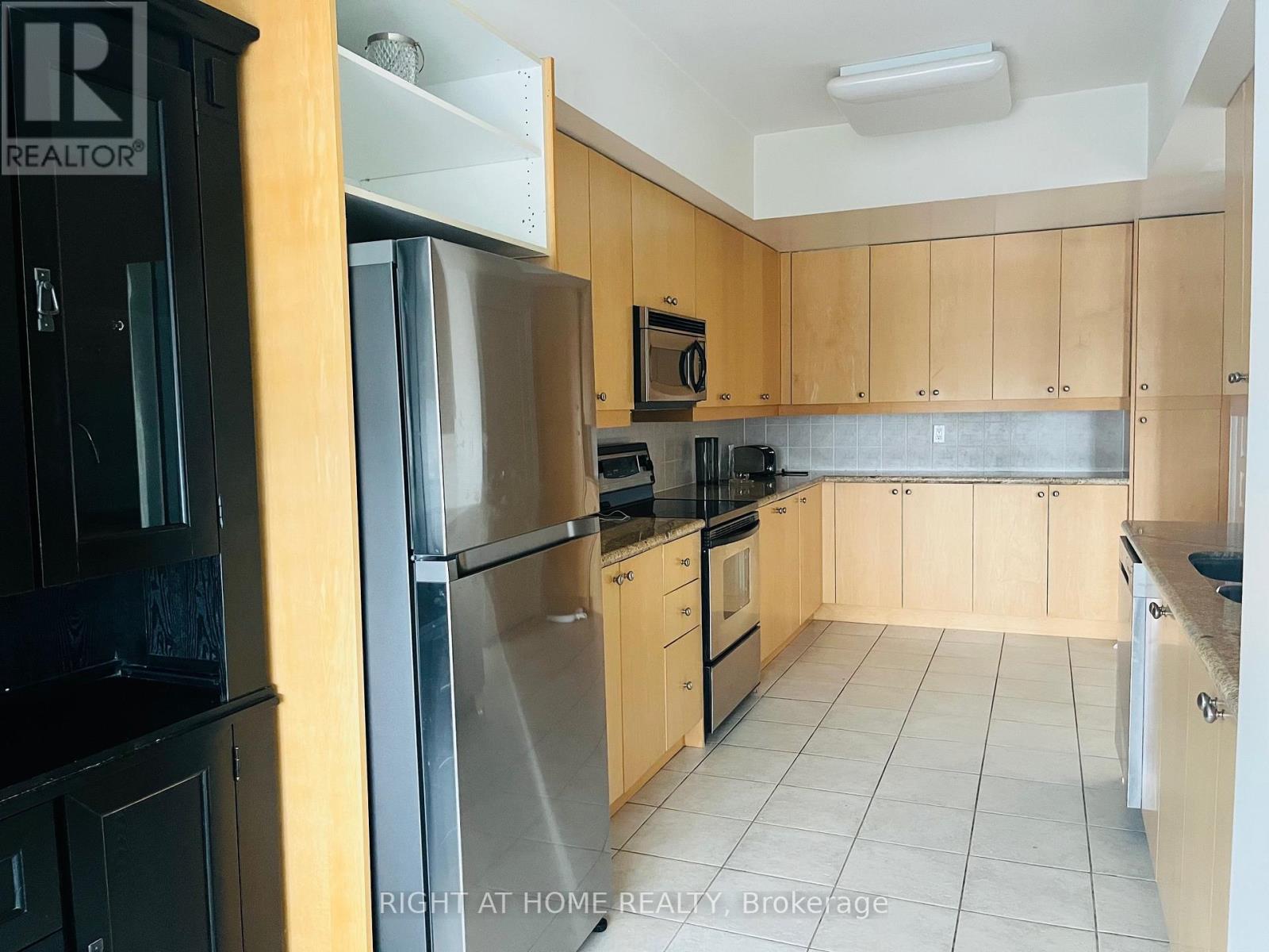 602 - 1 Cordoba Drive, Vaughan, Ontario  L4J 8S3 - Photo 10 - N12946650