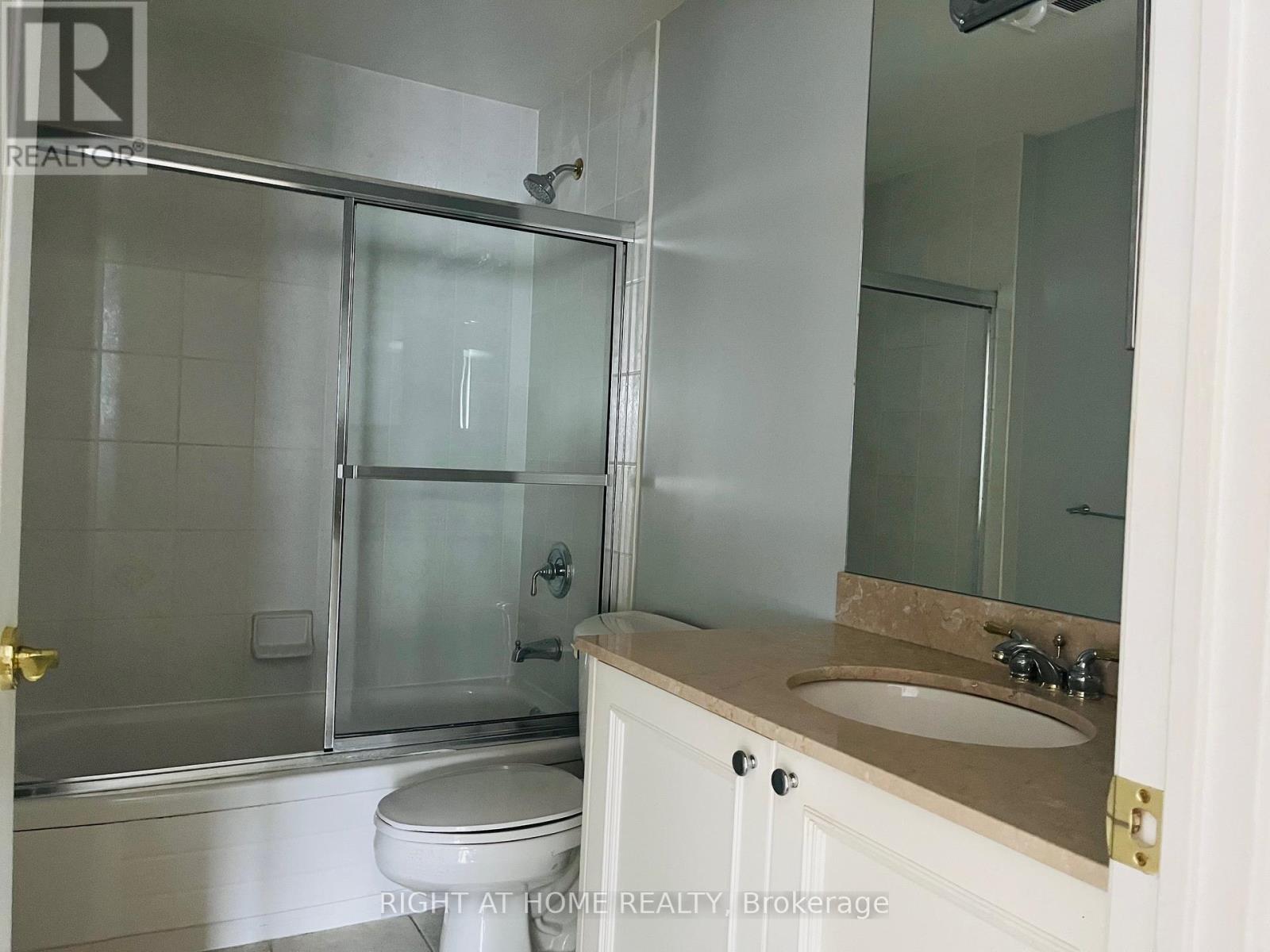 602 - 1 Cordoba Drive, Vaughan, Ontario  L4J 8S3 - Photo 13 - N12946650