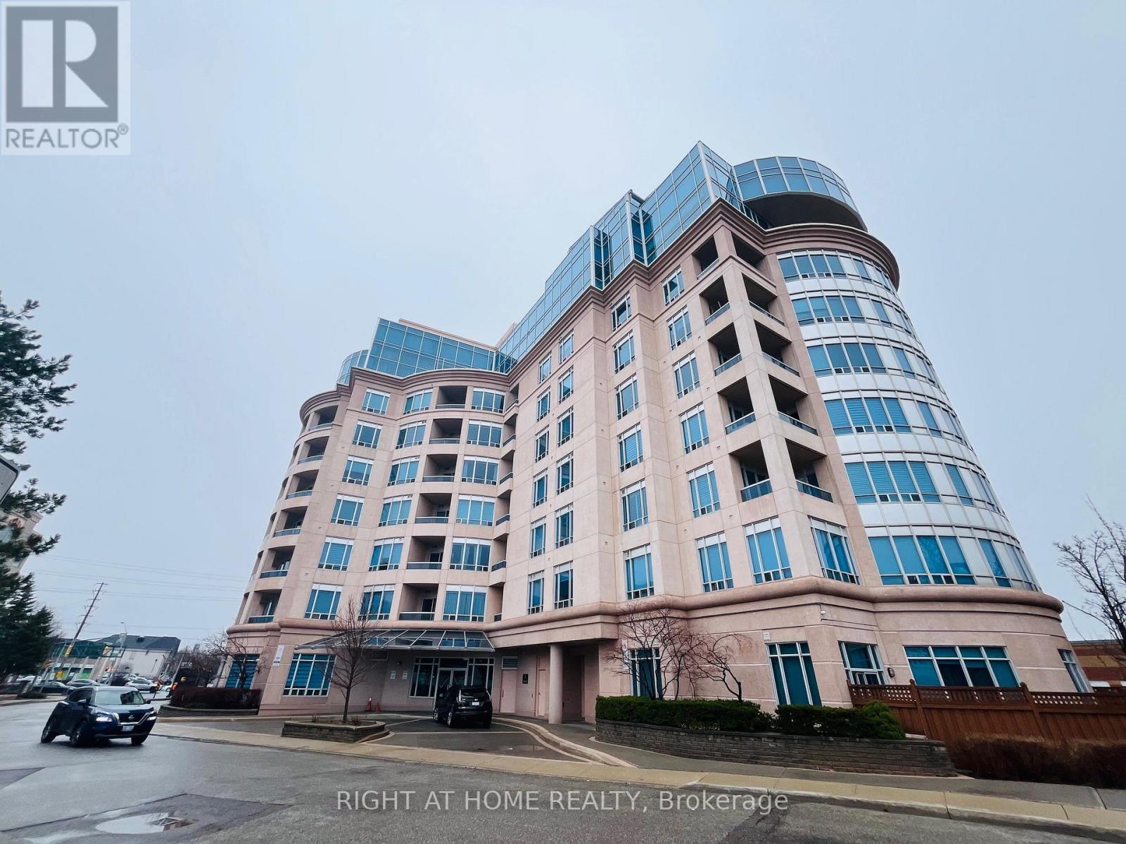 602 - 1 Cordoba Drive, Vaughan, Ontario  L4J 8S3 - Photo 2 - N12946650